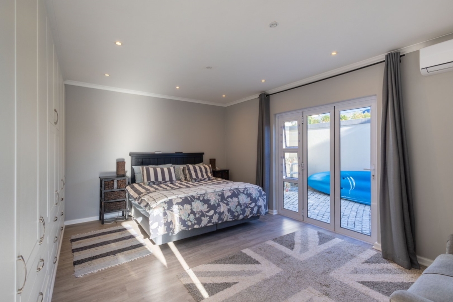5 Bedroom Property for Sale in Upper Robberg Western Cape